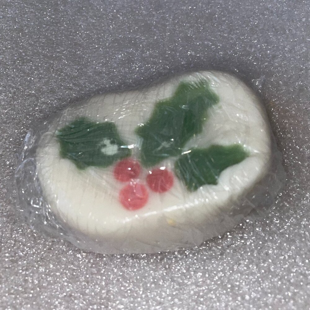 Lush holiday Holly Berry Massage Bar rare Christmas Limited Edition item